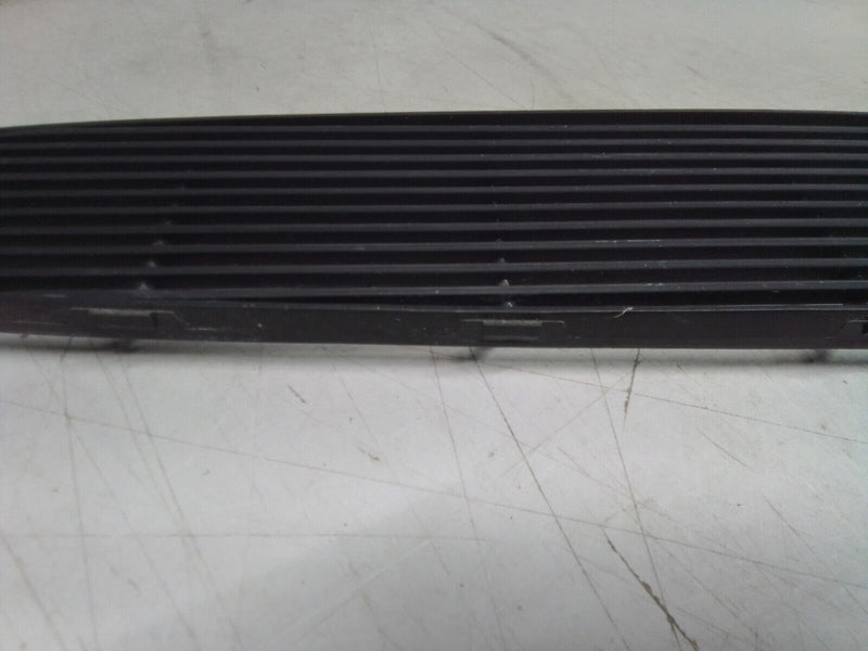 Load image into Gallery viewer, 97-04 Corvette C5 OEM Upper Dash Vent Defroster Grill 2676-14
