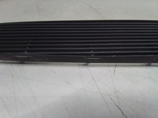 97-04 Corvette C5 OEM Upper Dash Vent Defroster Grill 2676-14