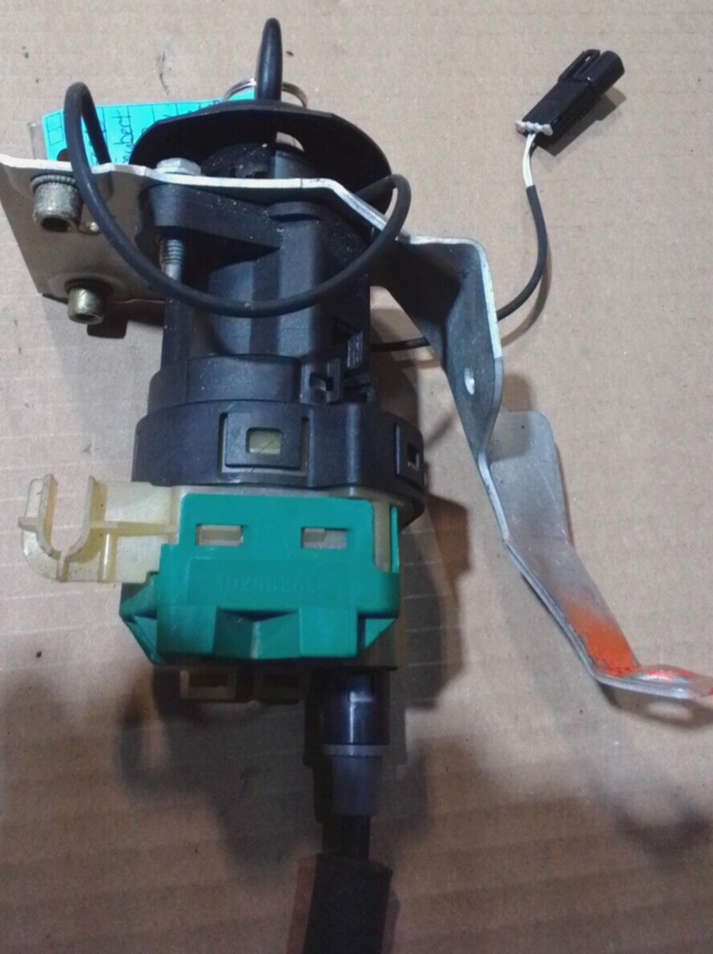 Cargue la imagen en el visor de la galería, 97-04 Chevy Corvette C5 OEM Ignition Switch with Key 2745-6
