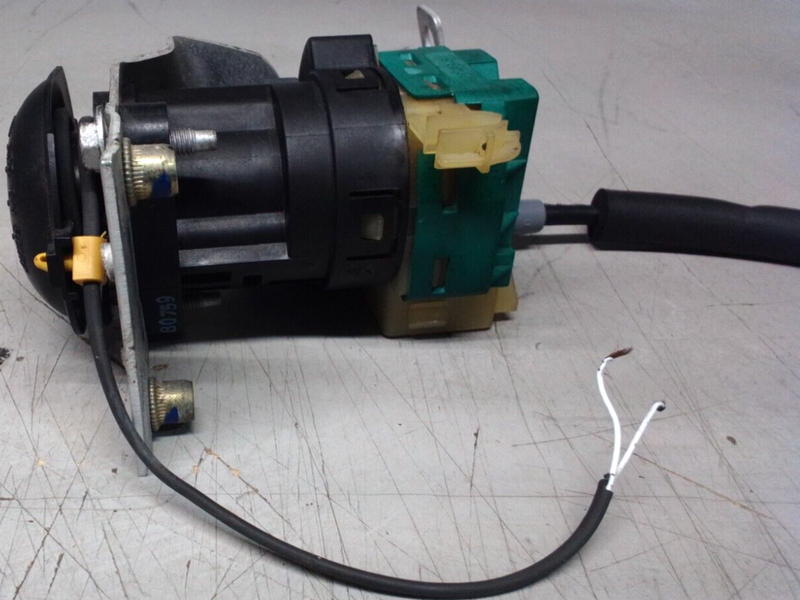 Load image into Gallery viewer, 97-04 Chevy Corvette C5 OEM Ignition Switch with Key 2746-6
