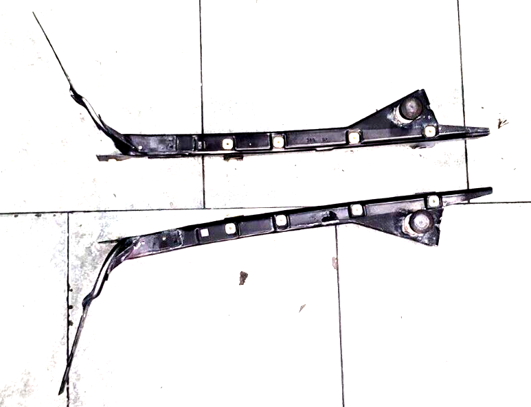 Load image into Gallery viewer, 91-96 C4 Corvette C4 Front Bumper Reinforcement Side Light Brackets Set 7161-B3
