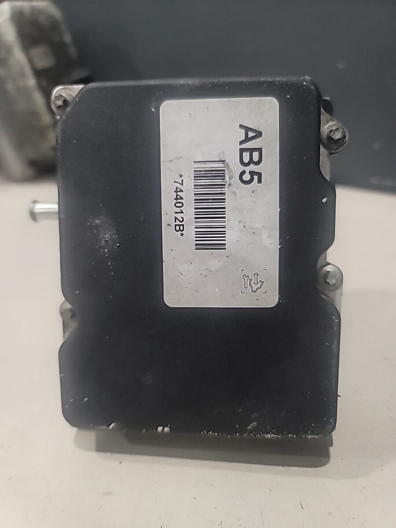 Load image into Gallery viewer, 2011 Corvette ABS Brake Module OEM GM 20844012 EBCM  1100-F
