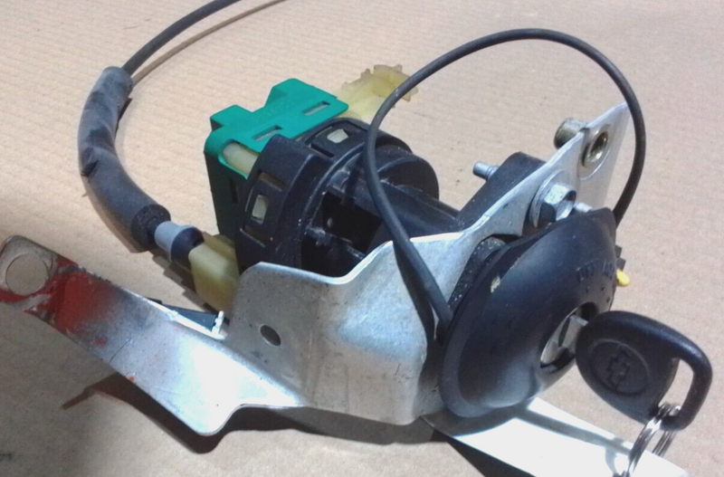 Cargue la imagen en el visor de la galería, 97-04 Chevy Corvette C5 OEM Ignition Switch with Key 2745-6
