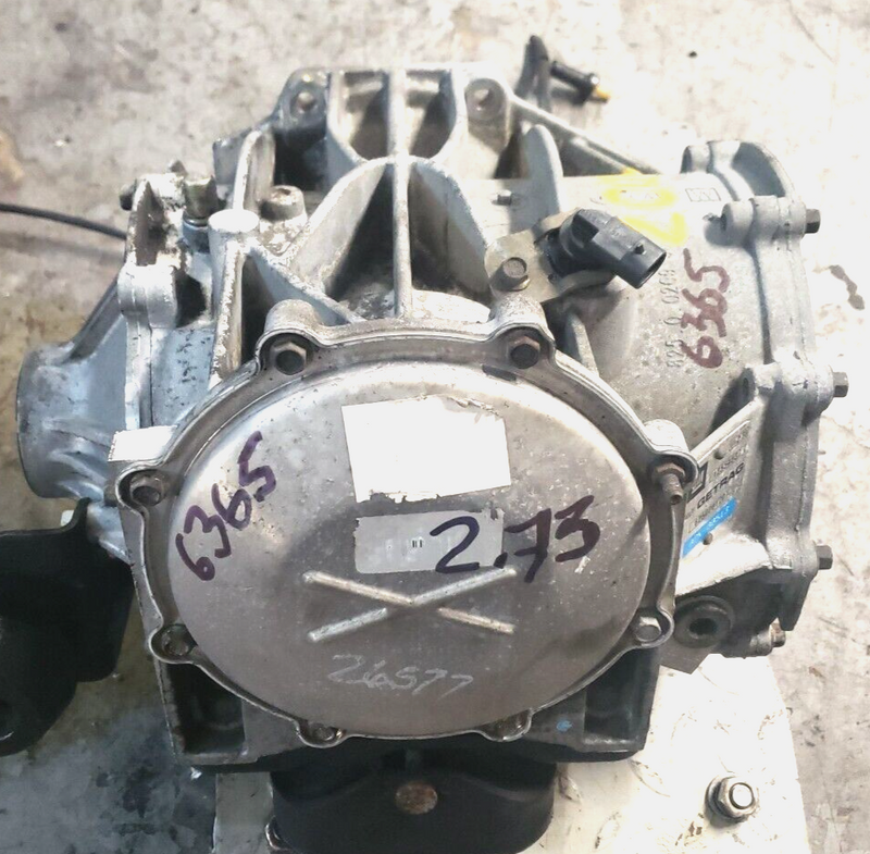 Load image into Gallery viewer, 97-04 CORVETTE C5 Rear Differential 2.73 ratio with third Rib 12554837 (6365-s)
