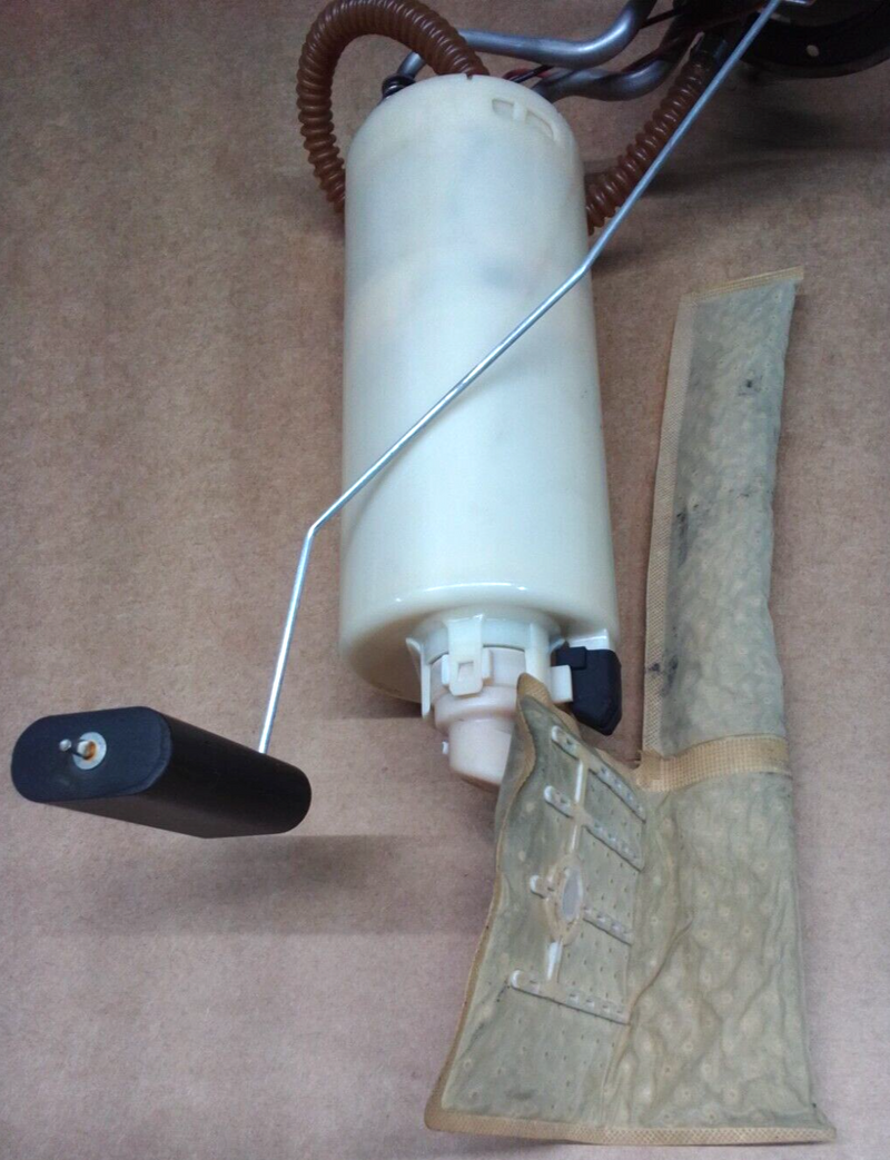 Load image into Gallery viewer, 97-99 corvette c5 fuel tank pump assembly GM 10404448   2761-A2
