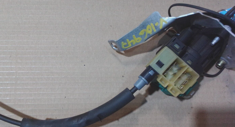Cargue la imagen en el visor de la galería, 97-04 Chevy Corvette C5 OEM Ignition Switch with Key 2745-6
