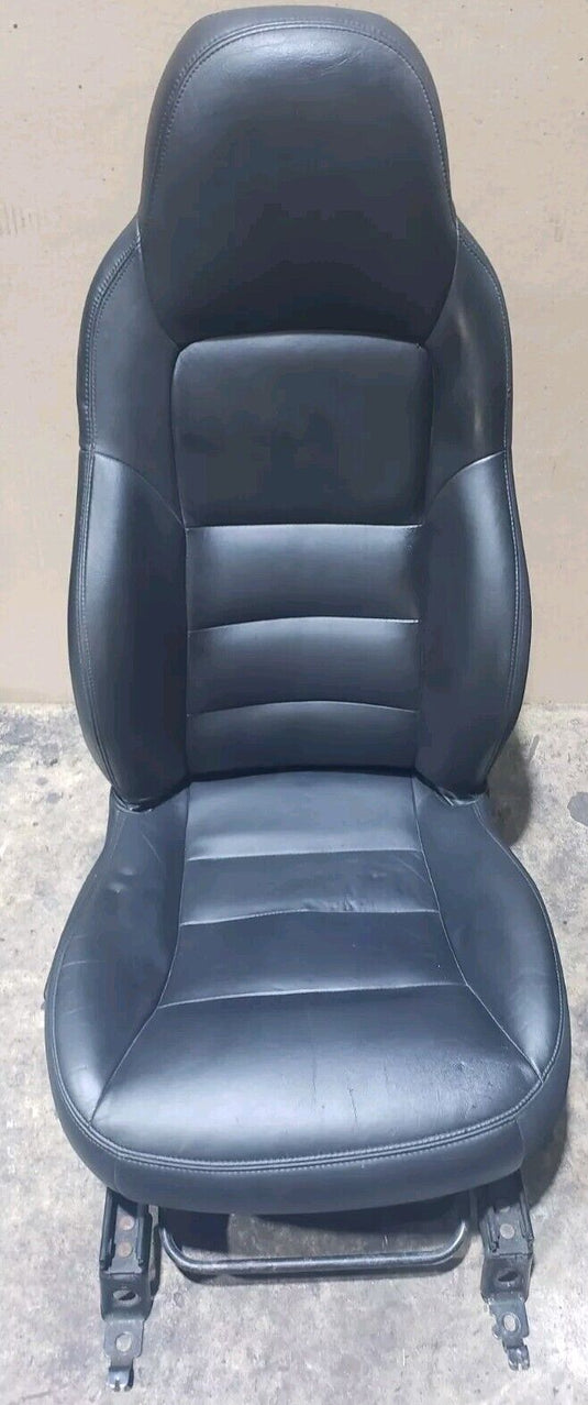 05-13 Corvette C6  Passenger Seat  Black Leather Manual RH. S