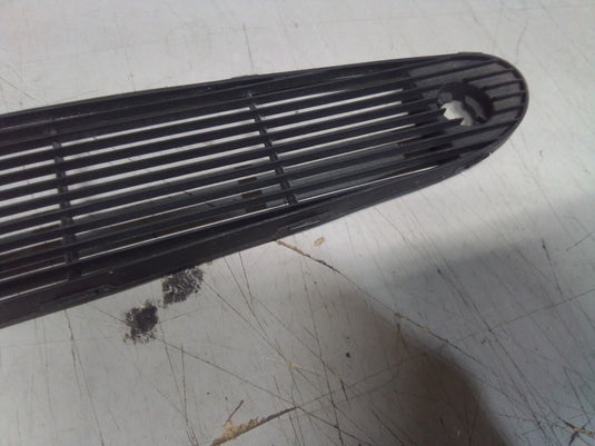 97-04 Corvette C5 OEM Upper Dash Vent Defroster Grill 2676-14