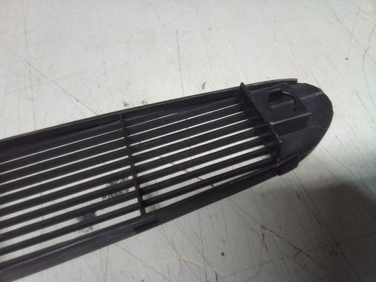 97-04 Corvette C5 OEM Upper Dash Vent Defroster Grill 2676-14