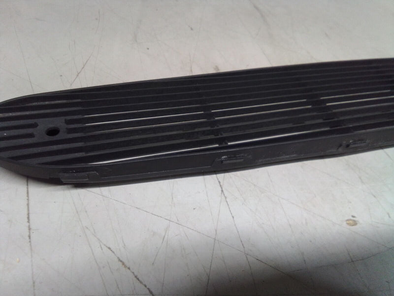 Load image into Gallery viewer, 97-04 Corvette C5 OEM Upper Dash Vent Defroster Grill 2676-14
