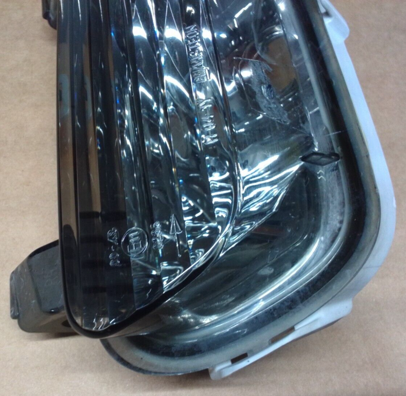 Load image into Gallery viewer, 05-13 Corvette C6 Back Up Lamp Reverse Light Lamp Pair SET RH LH L R 3134-P4
