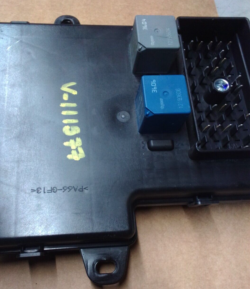 Load image into Gallery viewer, 2005 C6 Chevy Corvette OEM Body Control Module BCM ECM 15216908 2771-39
