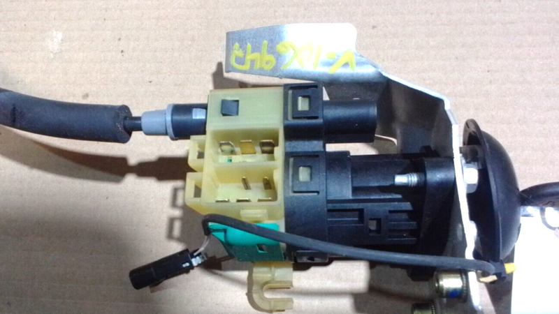 Cargue la imagen en el visor de la galería, 97-04 Chevy Corvette C5 OEM Ignition Switch with Key 2745-6
