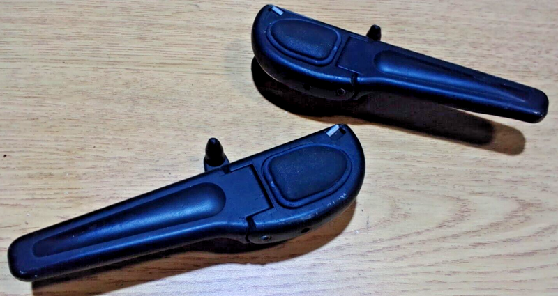 Load image into Gallery viewer, 97-04 C5 Corvette Roof Hard Top Panel Latch Handle RH LH set pair OEM 3514-6
