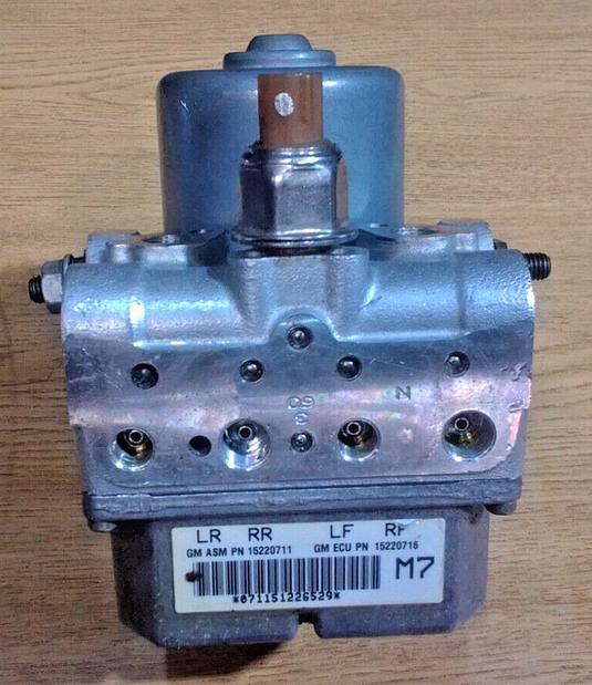 05-08 Corvette C6 ABS EBCM Pump Module Assembly 15220711 15220716 M7 (3865-F)