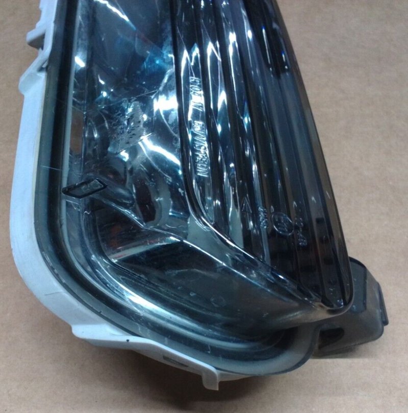 Load image into Gallery viewer, 05-13 Corvette C6 Back Up Lamp Reverse Light Lamp Pair SET RH LH L R 3134-P4
