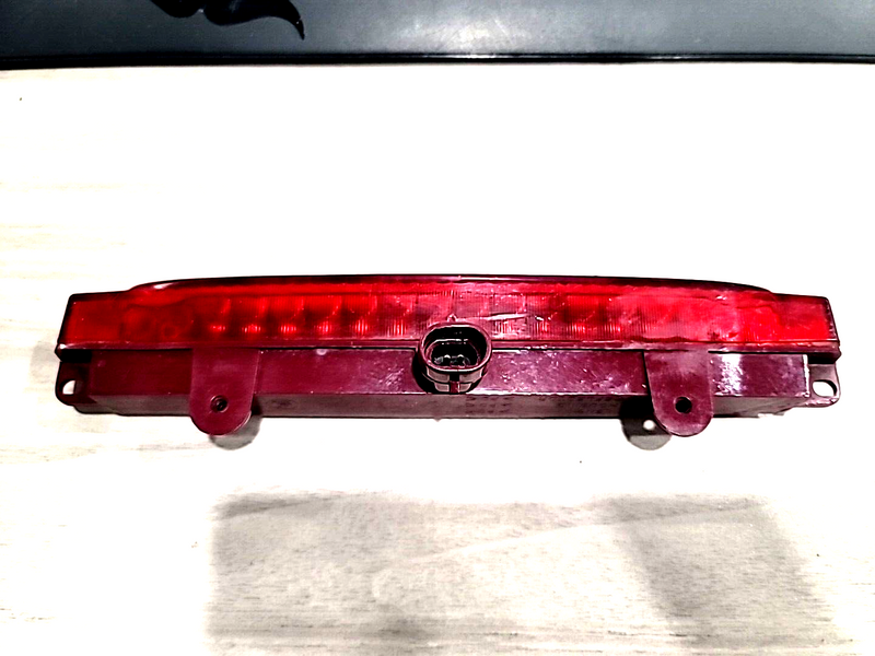 Load image into Gallery viewer, 97-04 Corvette C5 Third Center Brake Light USED  OEM 10253893 5377-6
