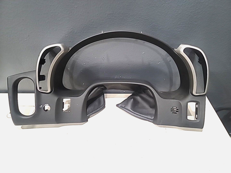 Cargue la imagen en el visor de la galería, 05-13 Corvette C6 OEM Gauge Instrument Bezel Cluster Trim 3283-P2
