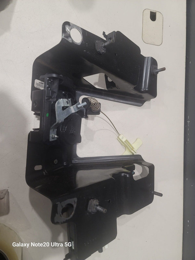 Load image into Gallery viewer, 05-13 C6 Convertible Rear OEM Back Trunk Lock Release Latch Assembly 3405-Q3
