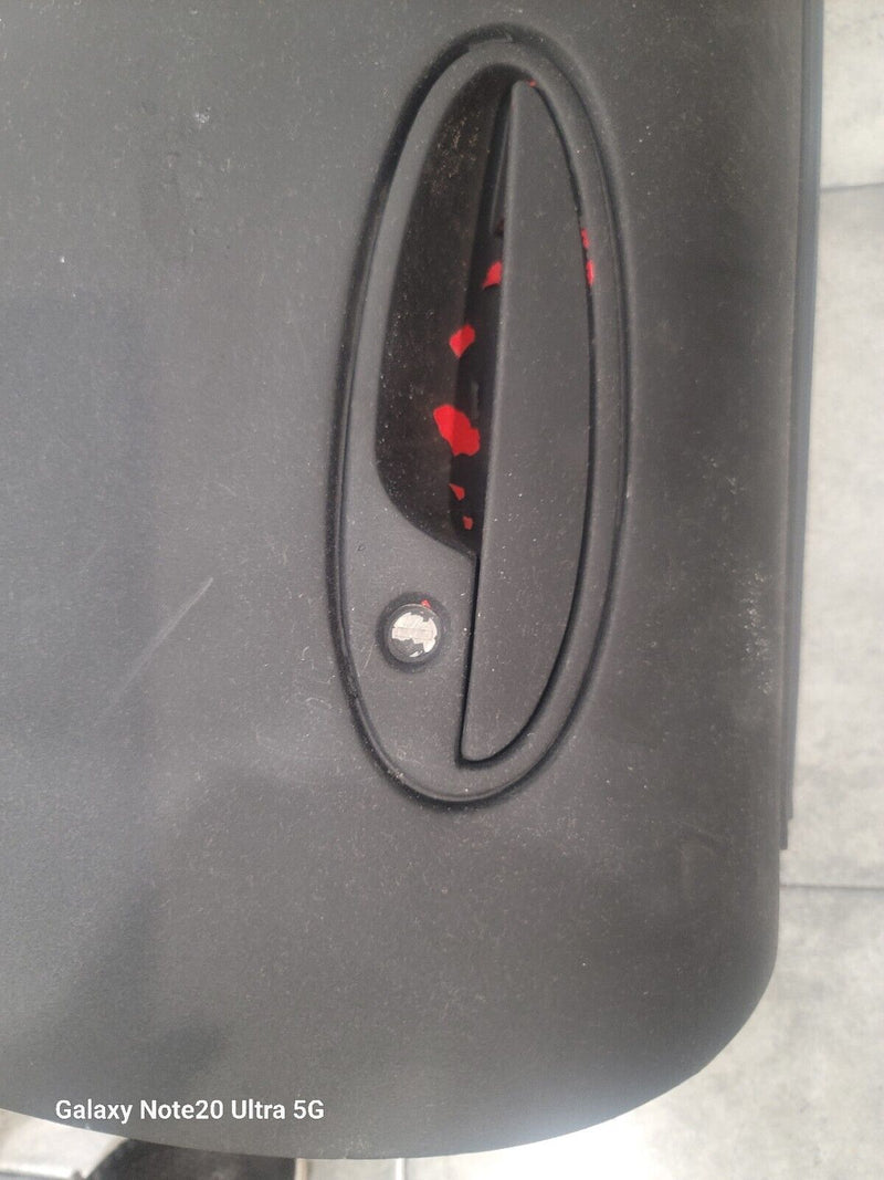 Load image into Gallery viewer, 97-04 Corvette C5 OEM Driver side Door Black 2667-S
