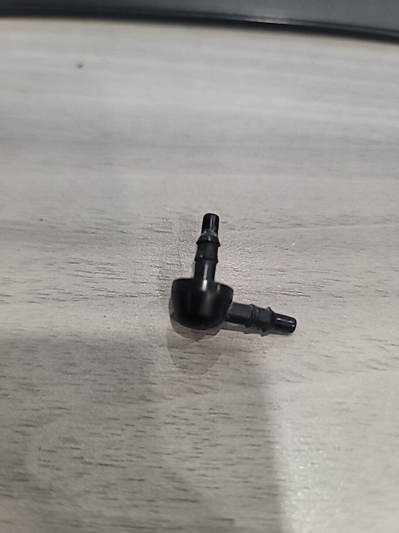 Load image into Gallery viewer, 97-04 Corvette C5 Windshield Washer fluid elbow nozzle OEM  1 PIECE 3425-28
