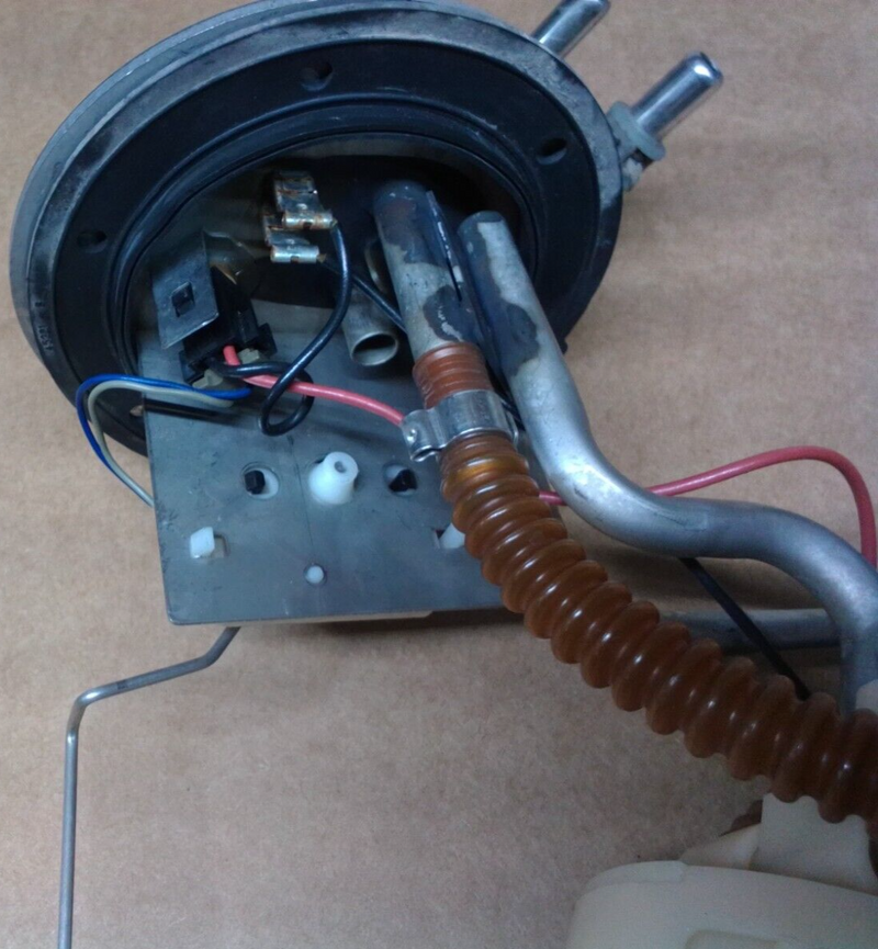 Load image into Gallery viewer, 97-99 corvette c5 fuel tank pump assembly GM 10404448   2761-A2

