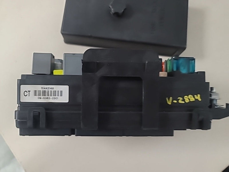 Load image into Gallery viewer, 01-04 Corvette C5  OEM Underhood Fuse Junction Relay Box  10443148   841-A1
