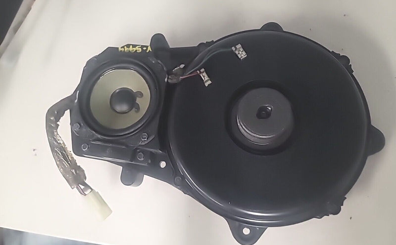 Load image into Gallery viewer, 97-04 Corvette C5 BOSE Right or Left  Assembly  Front Door Speaker  1138-E3
