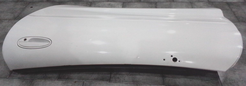 Load image into Gallery viewer, 97-04 Corvette C5 OEM Left Driver side Door white 2726-S
