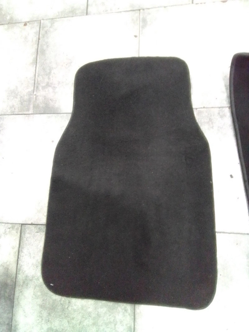 Cargue la imagen en el visor de la galería, 97-04 Chevrolet Corvette C5Floor Mats LH RH Black Set (8952-E1)
