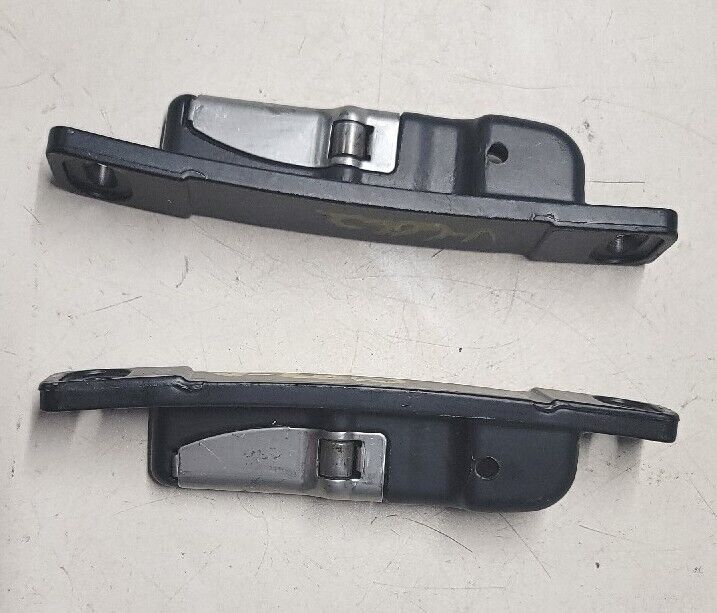 Load image into Gallery viewer, 97-04 Corvette C5 Left Right Targa Top Front Brackets set 9000-3
