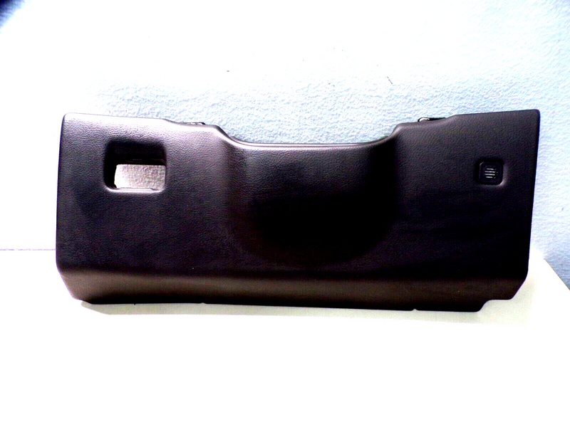 Cargue la imagen en el visor de la galería, 05-13 C6 Corvette Driver Side Under Column Knee Bolster 15283001 (6744-A4)
