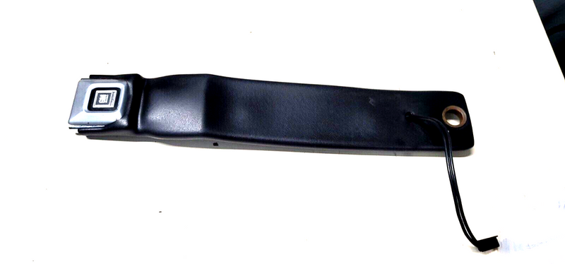 Load image into Gallery viewer, 84-94 C4 Corvette Seat Belt Receiver Buckle LH Left 7031-31
