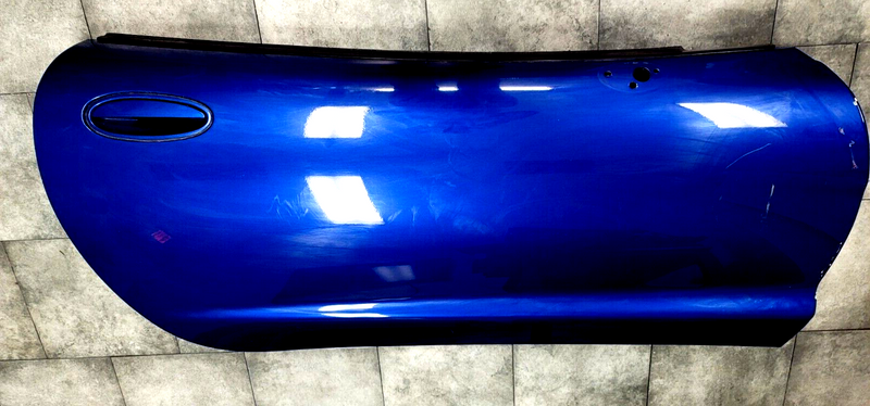 Cargue la imagen en el visor de la galería, 97-04 corvette c5 Passenger Side Door RH blue 6833-S
