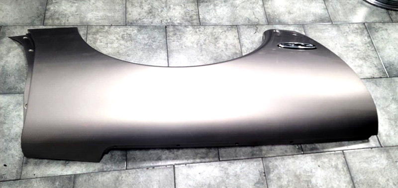 Cargue la imagen en el visor de la galería, 97-04 Corvette C5 OEM Coupe rear quarter panel RH Passenger side Pewter 8598-K3
