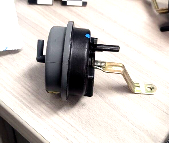 Load image into Gallery viewer, 97-04 Corvette C5 HVAC Heater Actuator Valve 52487554 (8697-3)
