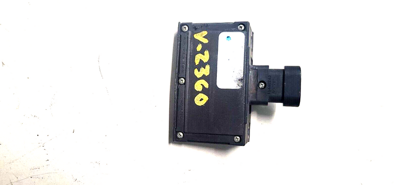 Cargue la imagen en el visor de la galería, 05-13 Corvette C6 OEM Exterior Door Release Switch Pad  7570-50
