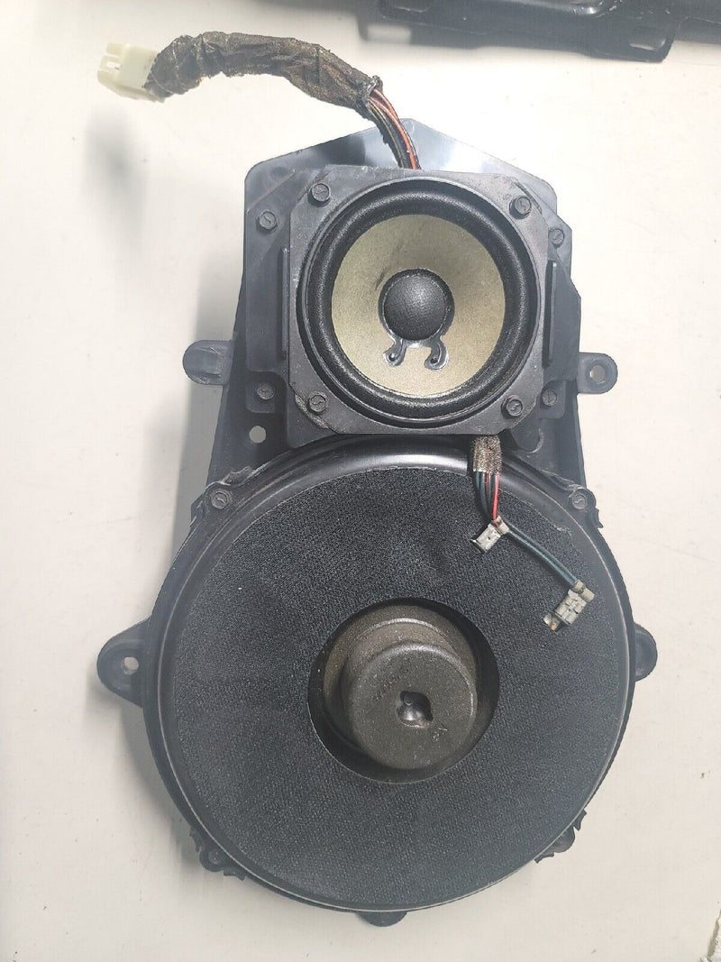 Cargue la imagen en el visor de la galería, 97-04 Corvette C5 BOSE Right or Left  Assembly  Front Door Speaker  9234-E3
