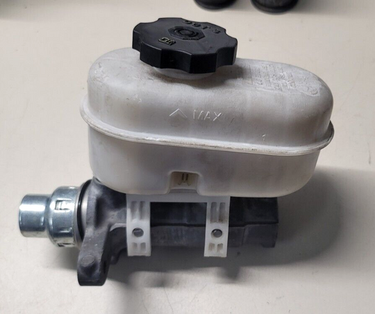 09-13 Corvette C6 OEM Brake Master Cylinder Used 7037-E1