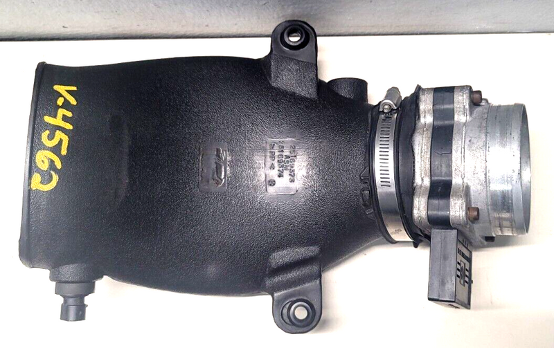 Load image into Gallery viewer, 97-00 Corvette C5 Air Cleaner Intake Bridge Duct with Mass Sensor 7083-h3
