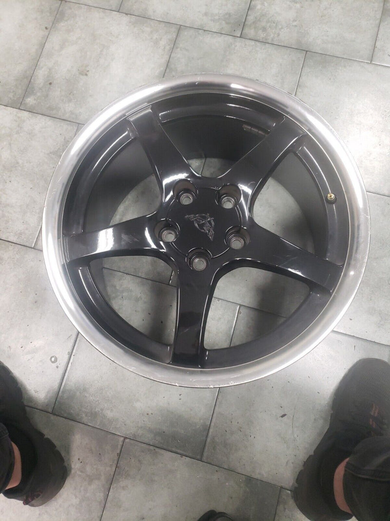 Cargue la imagen en el visor de la galería, Corvette Wheel Rim with Center Cap OE wheels 18&quot;x 9½&quot; 6973-S
