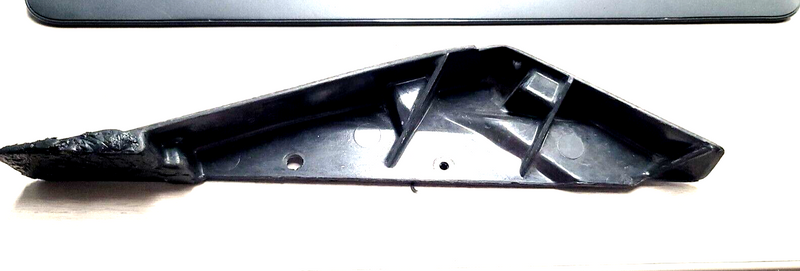 Cargue la imagen en el visor de la galería, 97-04 Corvette C5 OEM Windshield retainer bracket lH side 4199-30
