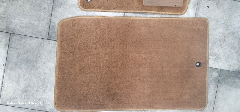 Cargue la imagen en el visor de la galería, Chevrolet Corvette Floor Mats LH RH Oak Set (8601-E1)
