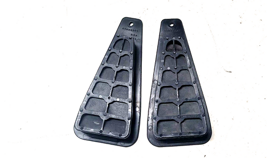 88-96 Corvette C4 Door Jamb Vent Pressure Relief Valve Lock Pillar set 7565-6