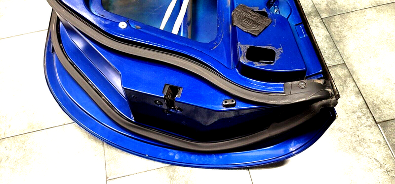 Cargue la imagen en el visor de la galería, 97-04 corvette c5 Passenger Side Door RH blue 6833-S
