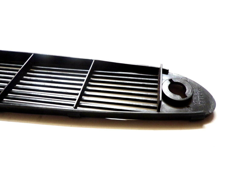 Cargue la imagen en el visor de la galería, 97-04 Corvette C5 OEM Upper Dash Vent Defroster Grill 7371-14
