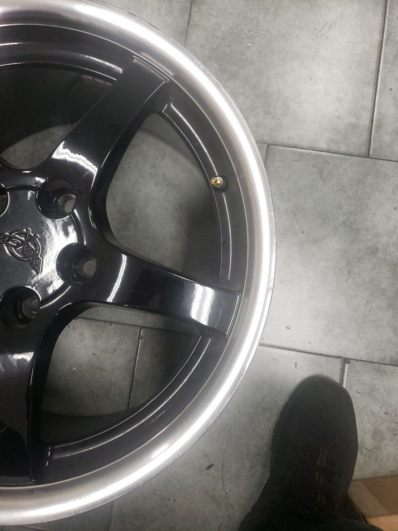 Cargue la imagen en el visor de la galería, Corvette Wheel Rim with Center Cap OE wheels 18&quot;x 9½&quot; 6973-S
