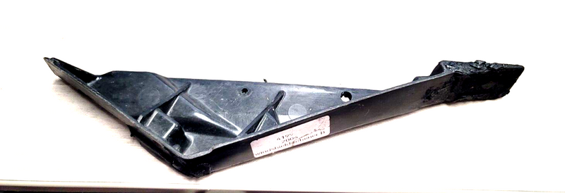 Cargue la imagen en el visor de la galería, 97-04 Corvette C5 OEM Windshield retainer bracket lH side 4199-30
