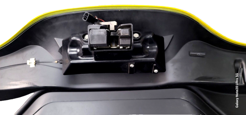 Cargue la imagen en el visor de la galería, 05-13 Corvette C6 Convertible Genuine OEM Trunk Lid Decklid Yellow 8627-S
