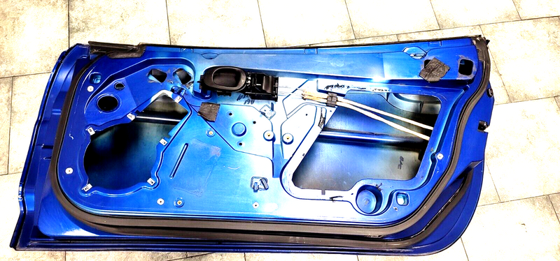 Cargue la imagen en el visor de la galería, 97-04 corvette c5 Passenger Side Door RH blue 6833-S
